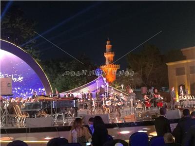 صور| المايسترو سليم سحاب يفتتح مهرجان الموسيقى العربية بالسلام الوطني