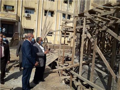 صور| رئيس جامعة الأزهر يتفقد إنشاءات المسجد الجديد