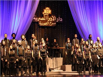 صور| محافظ أسيوط يشهد عرض «هيلا هيلا» على مسرح الجمهورية 