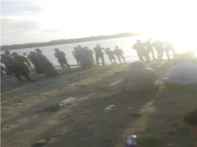 انتشال جثة طفلة والبحث عن أخرى سقطتا في النيل بالصف.. صورة
