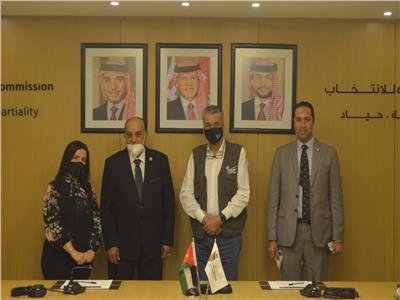 وفد البرلمان العربي يلتقي رئيس الهيئة المستقلة للانتخابات بالأردن