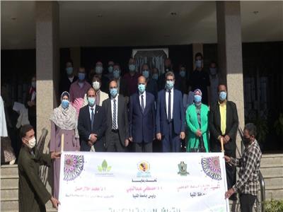 انطلاق القافلة الطبية المتكاملة الأولى لجامعة المنيا إلى قرية الحواصلية