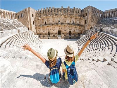 السياحة «المصرية - اليونانية».. تعاون ممتد في زمن «كورونا»