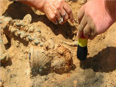العثور على قناع أثري عمره 6 آلاف عام
