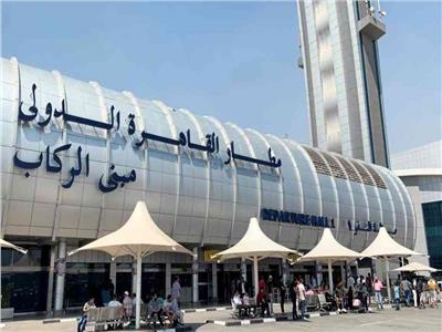 مطار القاهرة يستقبل 80 رحلة لنقل 7971 راكبًا