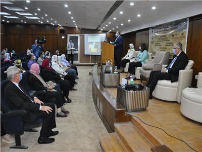افتتاح مؤتمر «التحديات العالمية والتأثير الصيدلي» بجامعة حلوان