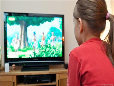 5 مخاطر لجلوس الأطفال أمام التلفاز لفترات طويلة.. تعرف عليها