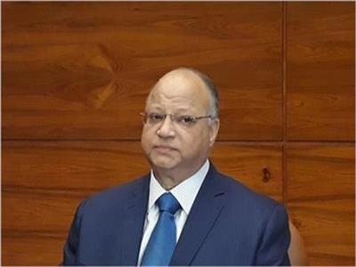 نائب محافظ القاهرة يتفقد أعمال إزالة عزبة الصفيح العشوائية بروض الفرج