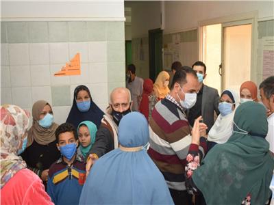 قافلة جامعة المنوفية تقوم بالكشف على 700 مريض من أهالي الباجور