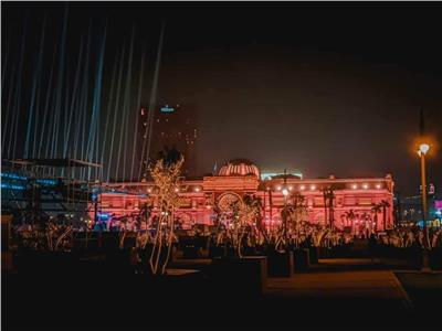 إضاءة ميدان التحرير استعدادا لنقل موكب المومياوات الملكية| صور