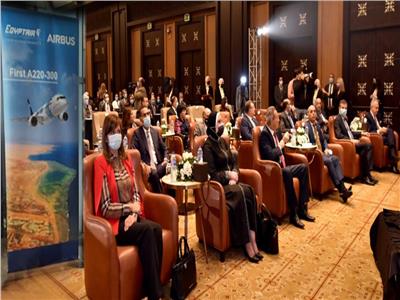 «مصر للطيران» الناقل الرسمي لمؤتمر «الناس والبنوك»