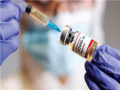 «اللقاح قادم».. متى تبدأ حملات التطعيم بأوروبا وأمريكا؟