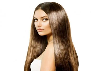 «لبن وبيض وخروع».. 3 وصفات طبيعية لتطويل الشعر