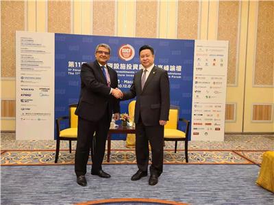 سفيرنا في الصين يستعرض تجربة مصر الناجحة في تطوير البنية الأساسية