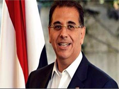 السفير المصري بتونس يستقبل بعثة المنتخب الوطني للشباب لكرة القدم
