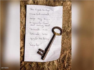 مع رسالة اعتذار.. شخص يعيد مفتاح أثري بعد 50 عاماً من سرقته