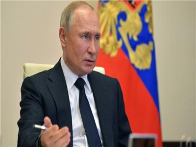بوتين يوقع قانونا يمنح الرئيس السابق لروسيا عضوية مدى الحياة بمجلس الاتحاد