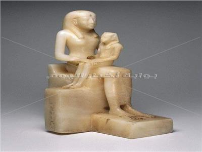 تمثال «بيبى الأول» مصنوع من الالباستر المصري