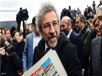 تركيا تحكم على صحفي معارض بالسجن 27 عامًا