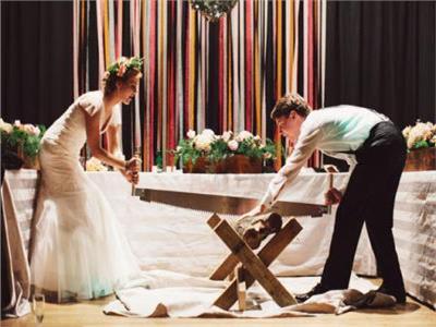 البصق وخطف العروس.. أغرب مراسم الزفاف حول العالم