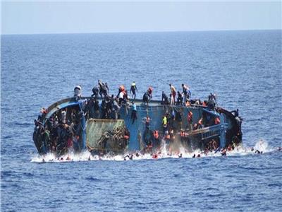 مصرع 20 مهاجرا إثر غرق قارب قبالة السواحل التونسية