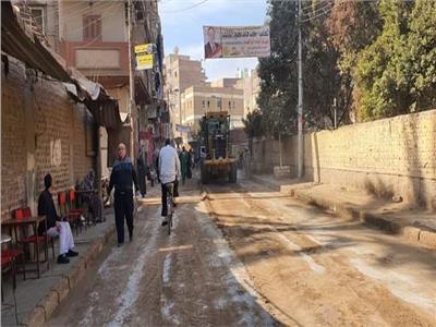 استمرار أعمال حملة نظافة الشوارع بمدينة ملوى