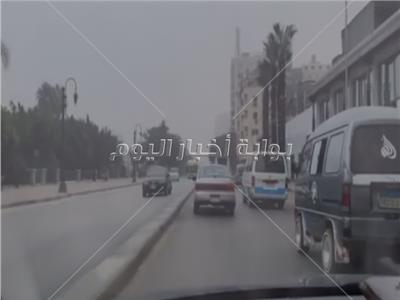شبورة مائية تجوب شوارع القاهرة.. فيديو