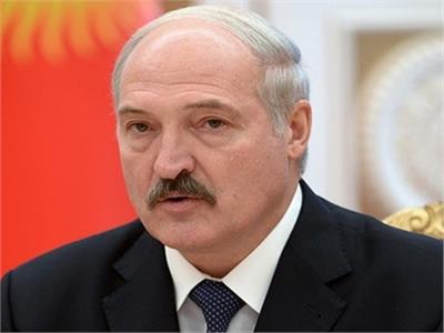 رئيس بيلاروسيا: «لن أترك منصبي حتى يطلب مني آخر عنصر من شرطة مكافحة الشغب»