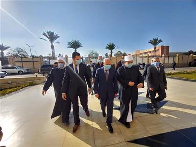 وزير الأوقاف يصل مسجد الشاطئ ببورسعيد‎ لأداء صلاة الجمعة