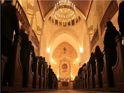 بالصور ..كنائس حلب تصلي للسلام وخلاص البشرية