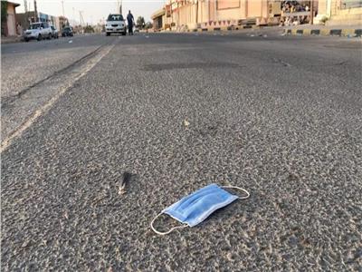 الإفتاء: إلقاء الكمامة بعد استعمالها في الطريق العام حرام شرعًا