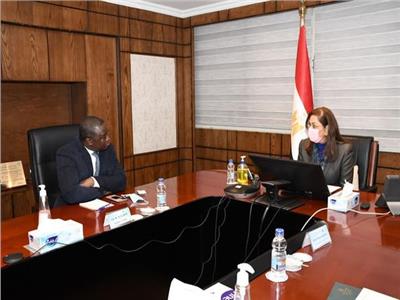 وزيرة التخطيط للسفير السنغالي: خلق شراكة تشمل الصناديق السيادية بأفريقيا