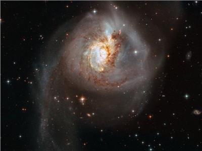 شاهد| صورة مذهلة لتصادم المجرات في حدث كوني نادر جدًا