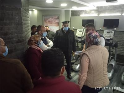 مصادرة ٨٣ شيشة وغلق ٧ منشآت لعدم الإلتزام بالإجراءات الإحترازية بالاسكندرية