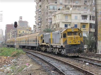 انتشار «السريحة» بقطارات أبو قير.. و«السكة الحديد» تتعهد بتحسين الخدمة   