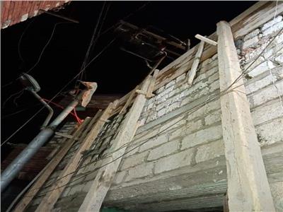 صور| إزالة في المهد.. إيقاف أعمال صب سقف خرساني بإحدى قرى المنيا