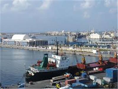 تداول 143 ألف طن بضائع إستراتيجية بميناء الإسكندرية