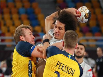 فتحي: قرارات حكم مباراة السويد غير عادلة