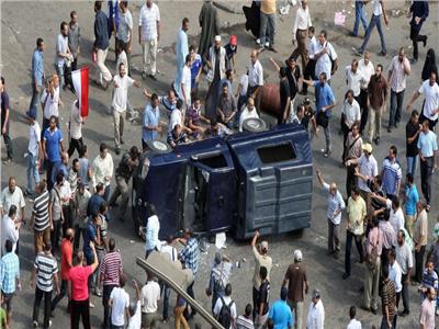 ٢٥ يناير| ثورة سرقها الإخوان.. تركوا الشباب من أجل «النواب والرئاسة»