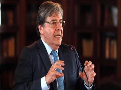 وفاة وزير دفاع كولومبيا متأثرا بفيروس كورونا