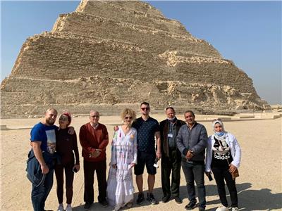 4 مدونين عالميين يروجون للسياحة المصرية.. صور