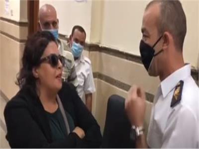 تأجيل محاكمة المتهمة بالاعتداء على ضابط في محكمة مصر الجديدة