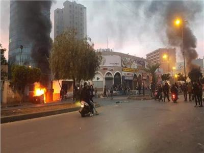 تساقط ‏قنابل المولوتوف داخل باحة سرايا طرابلس اللبنانية