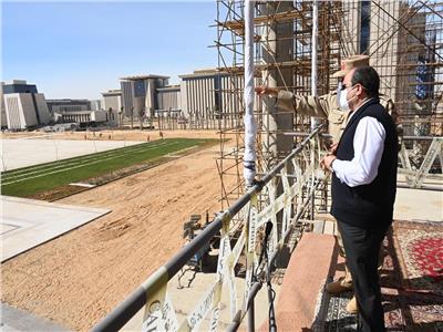 الرئيس السيسي يتفقد أحياء ومنشآت العاصمة الإدارية الجديدة | صور وفيديو