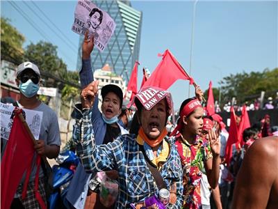 لليوم التاسع.. مظاهرات حاشدة في ميانمار للإفراج عن الزعيمة أونج سان