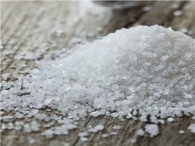 علاج فعال لمرضى الغدة الدرقية ويحمي من الشيخوخة.. أبرز استخدامات الملح الخشن 