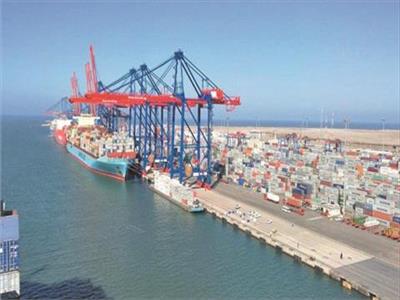 «اقتصادية قناة السويس» تعلن إعادة فتح ميناء الأدبية