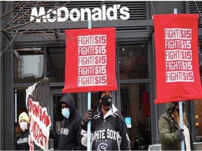إضراب عمال «15 مدينة أمريكية» لرفع الحد الأدنى للأجور 