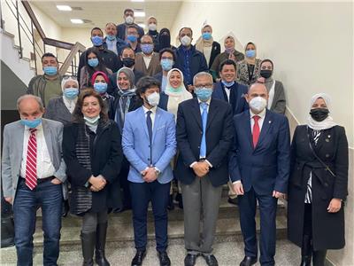تعاون بين جامعة جنوا الإيطالية وجامعة مصر للعلوم والتكنولوجيا لتدريب أطباء الأسنان