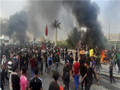 بالفيديو| استمرار التظاهرات بمدينة ذي قار العراقية.. وإصابة العشرات
